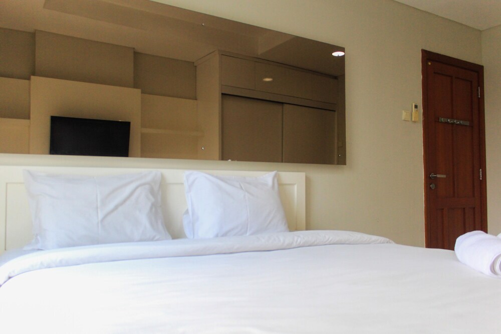 Джакарта: Spacious And Nice 2Br At One Cik Ditiro Apartment