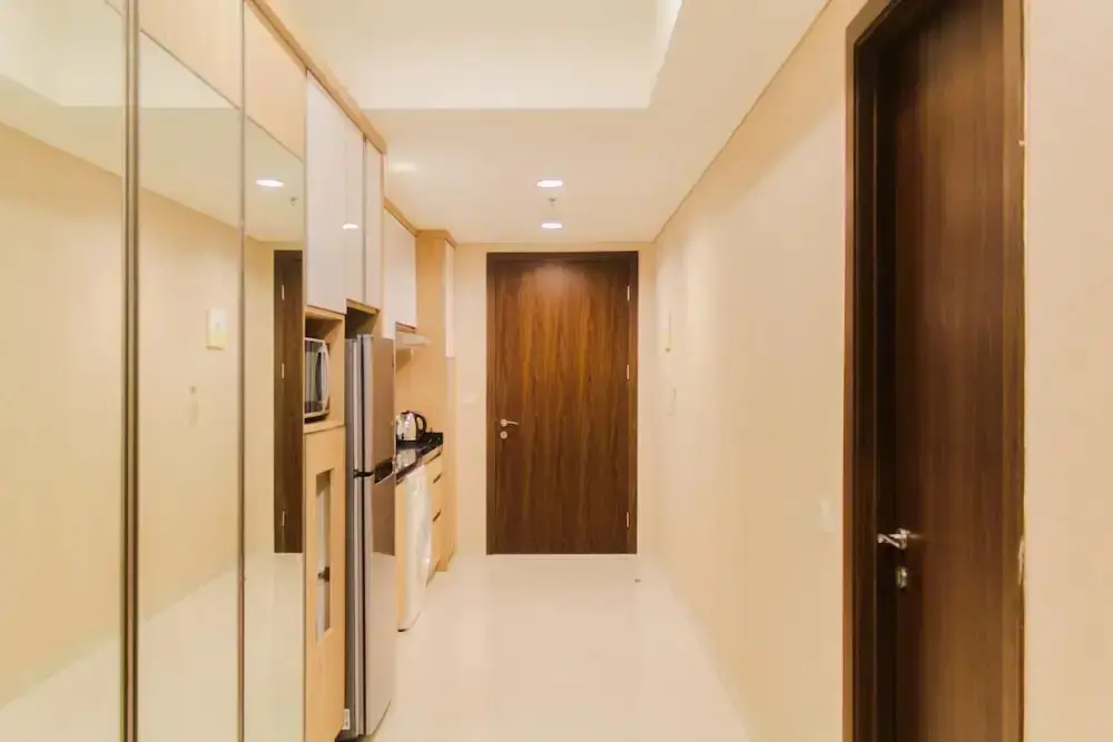 Джакарта: Wonderful Studio At Kemang Village Apartment