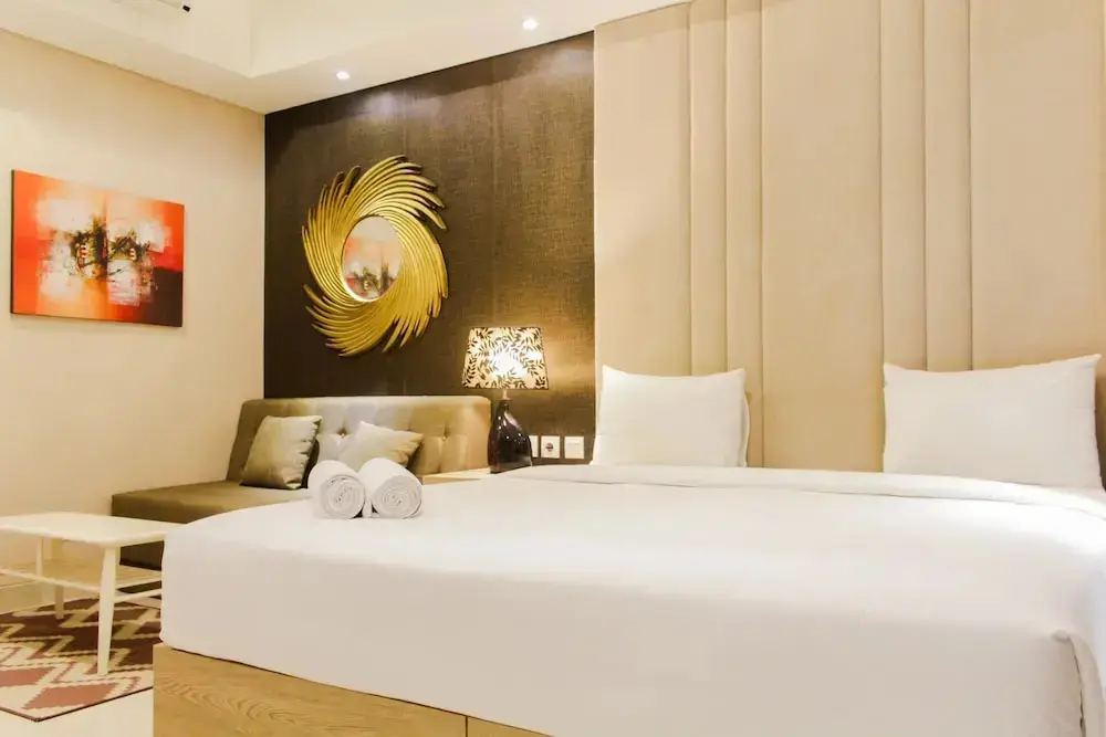 Джакарта: Wonderful Studio At Kemang Village Apartment