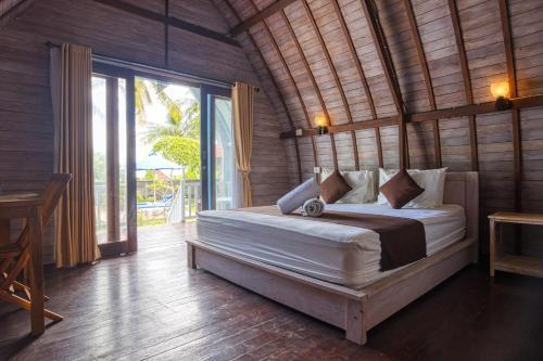Пенида: Megaland Bungalow