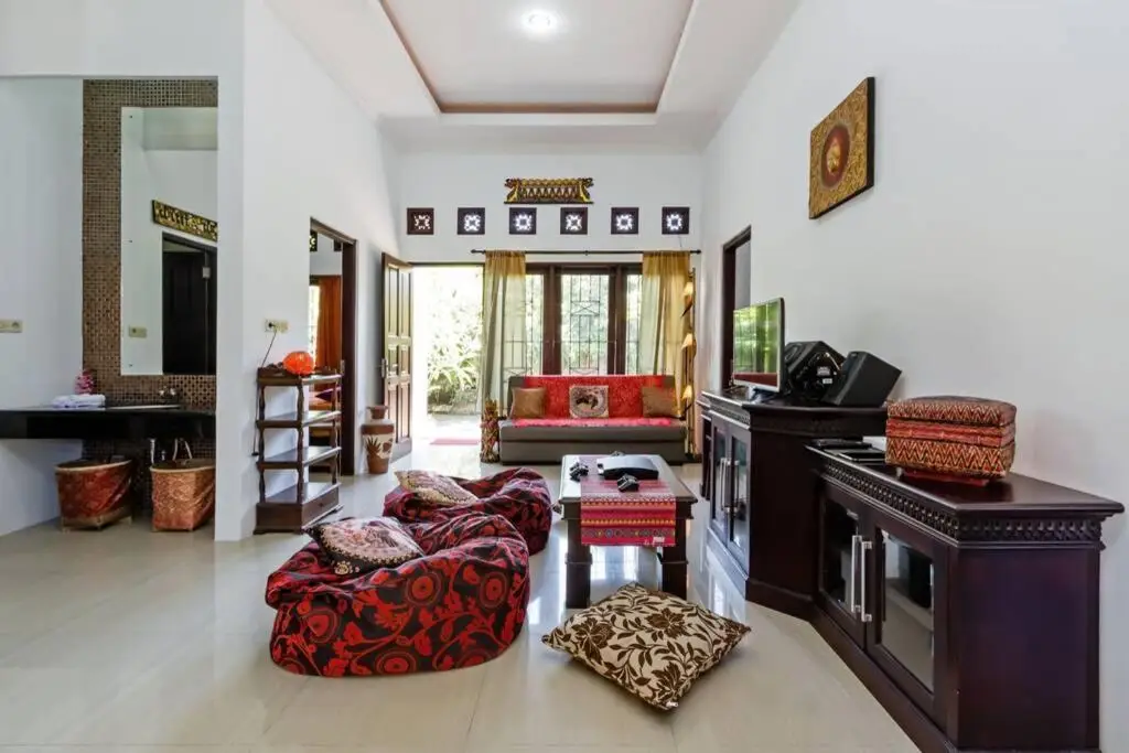 Беноа: Tropical house in Nusa Dua. Beach in 150m. Garden. Fast to airport! Fast internet