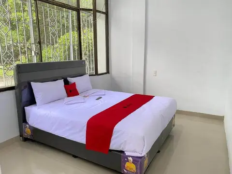 RedDoorz near Thamrin Plaza Medan 2 — фото 1