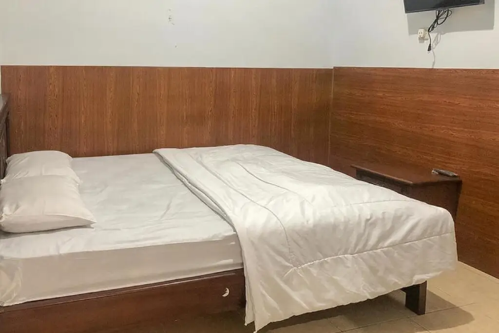 Бату: Anind Guest House near Museum Angkut Batu RedPartner