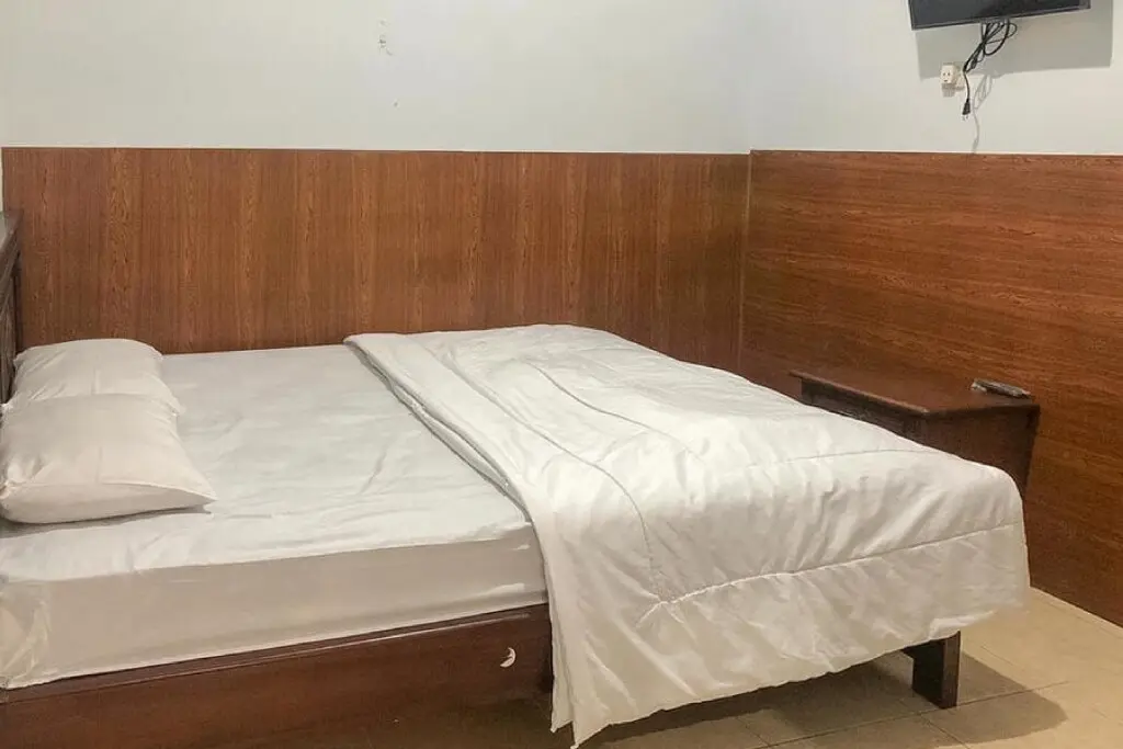 Бату: Anind Guest House near Museum Angkut Batu RedPartner