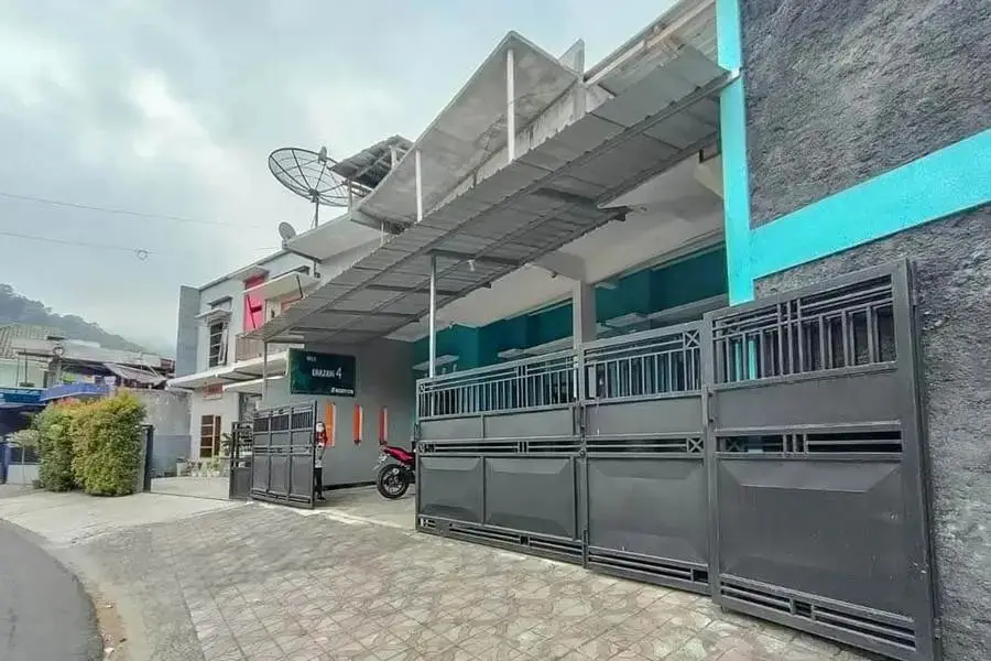 Бату: Villa Ghazani 4 at Desa Wisata Songgokerto