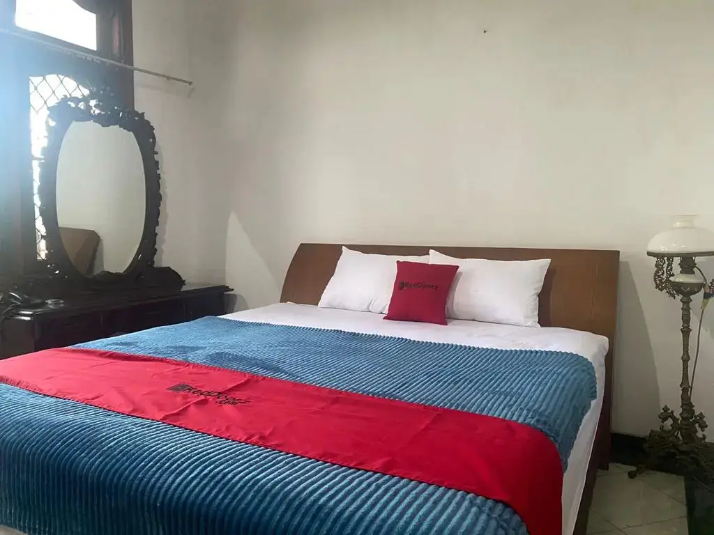 Сурабая: RedDoorz Syariah @ Karang Pilang