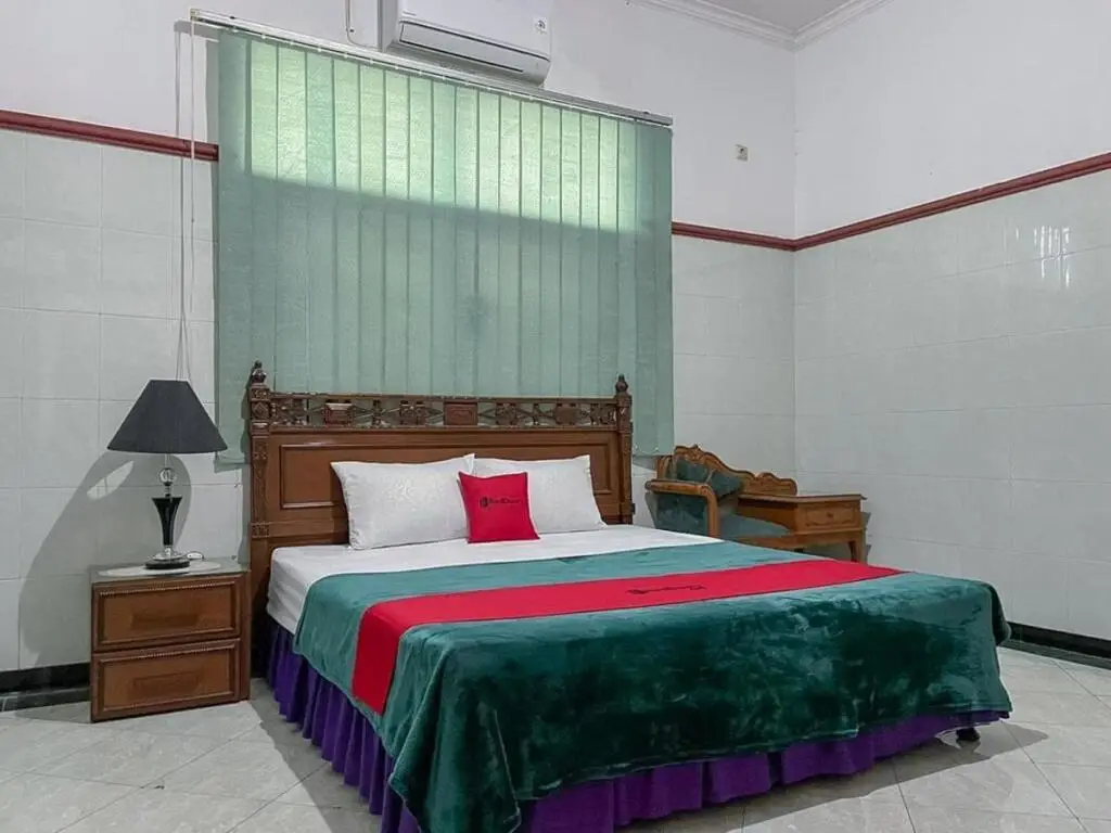 Сурабая: RedDoorz Syariah @ Karang Pilang