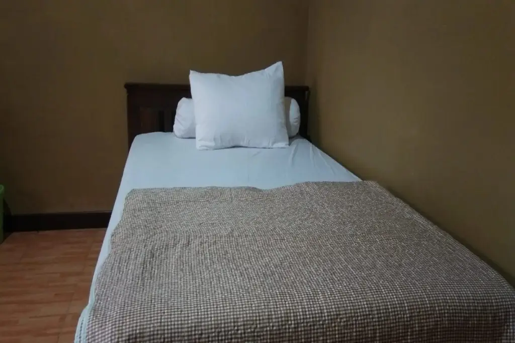 Купанг: Monginsidi Home Stay RedPartner