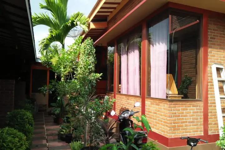 Купанг: Monginsidi Home Stay RedPartner