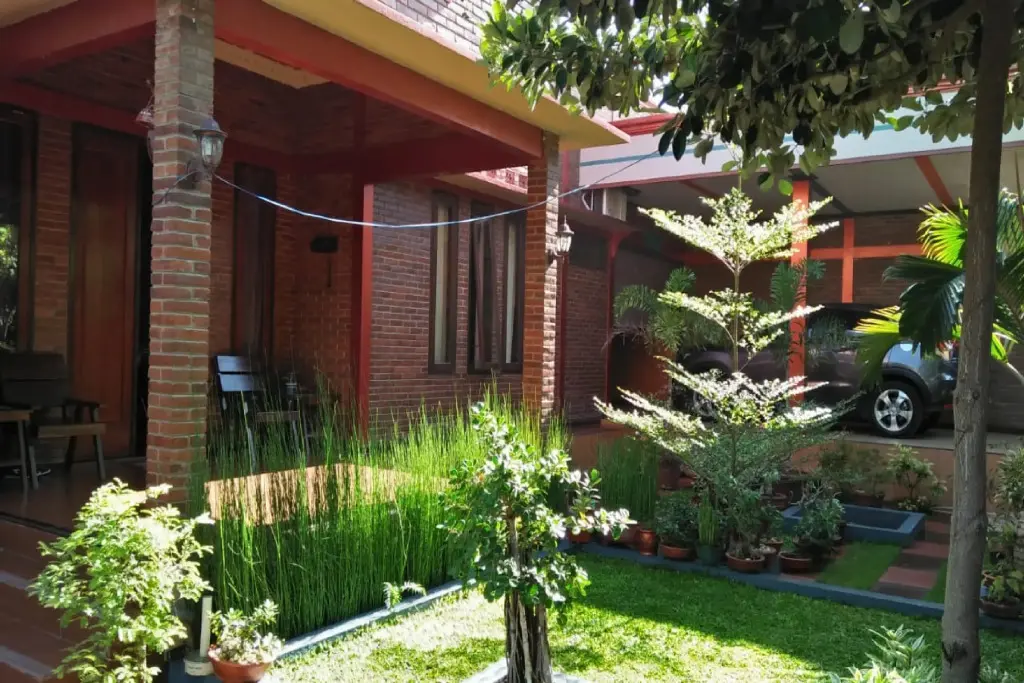 Купанг: Monginsidi Home Stay RedPartner