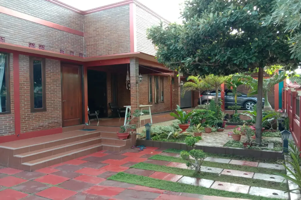 Купанг: Monginsidi Home Stay RedPartner