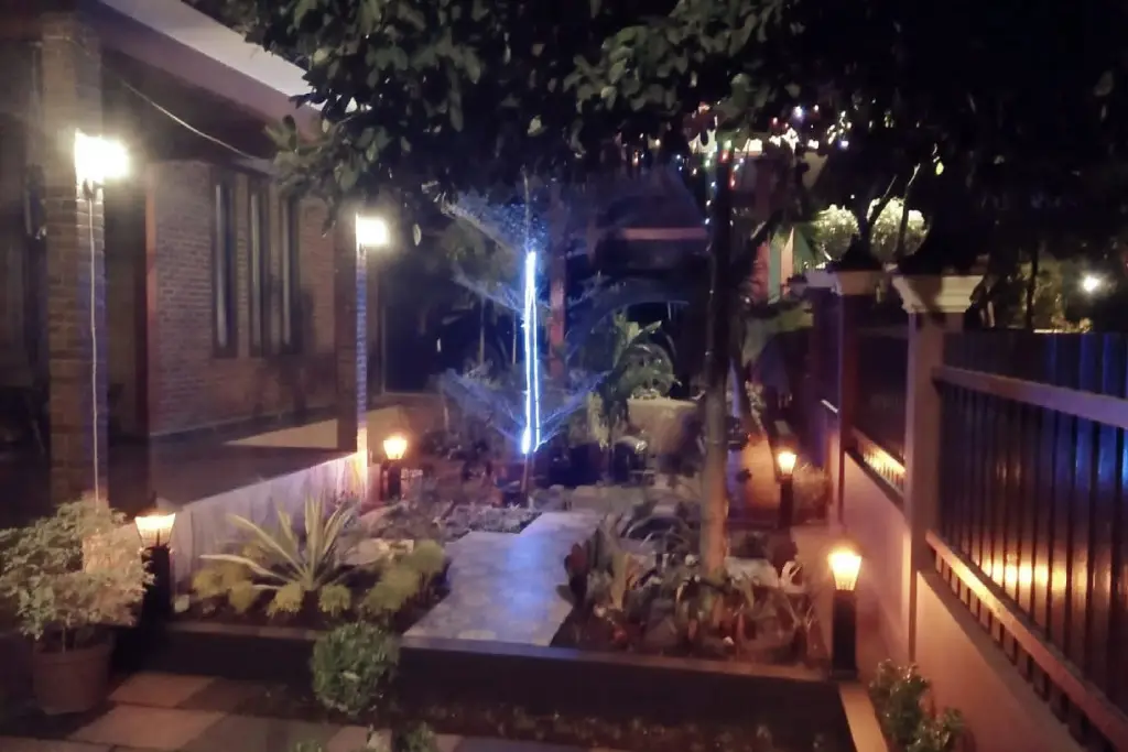 Купанг: Monginsidi Home Stay RedPartner