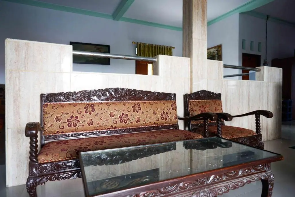 Тегал: RedDoorz Syariah near RS Mitra Siaga