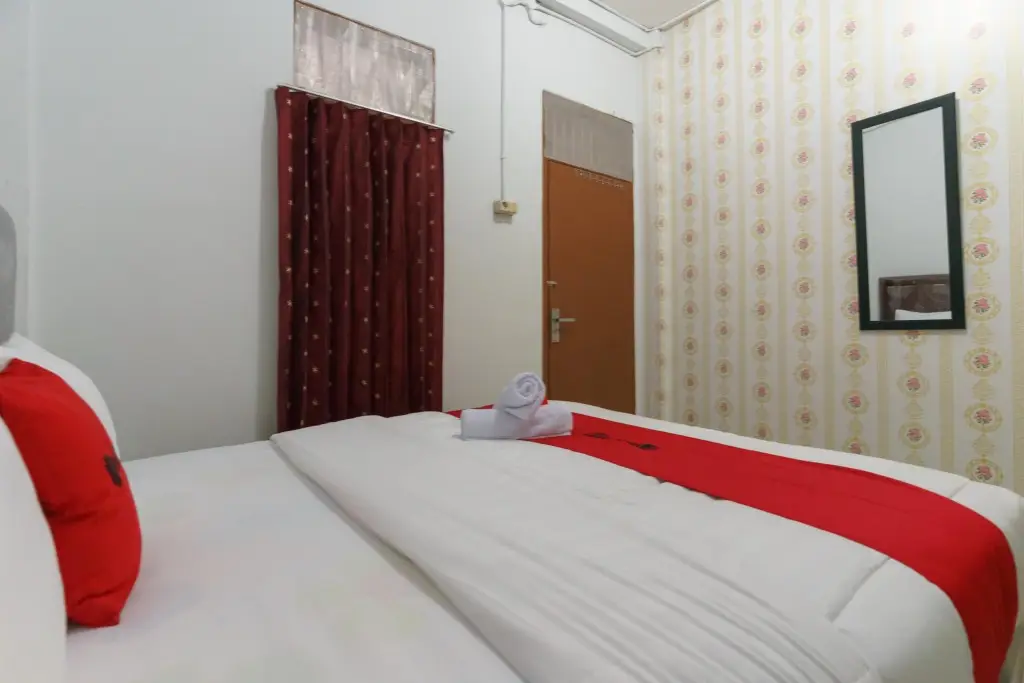 Джакарта: RedDoorz near City Walk Benhil