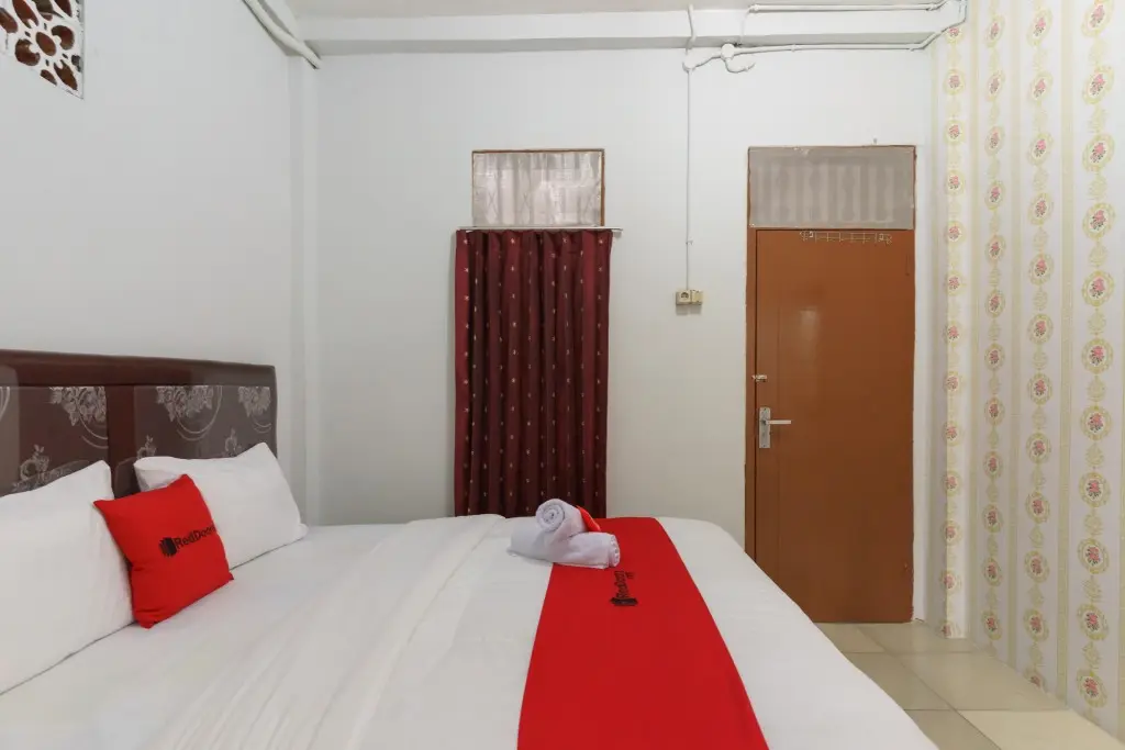 Джакарта: RedDoorz near City Walk Benhil