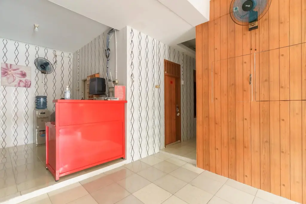 Джакарта: RedDoorz near City Walk Benhil