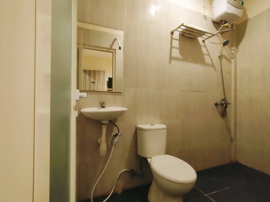Сурабая: RedDoorz @ Galaxy Bumi Permai Surabaya