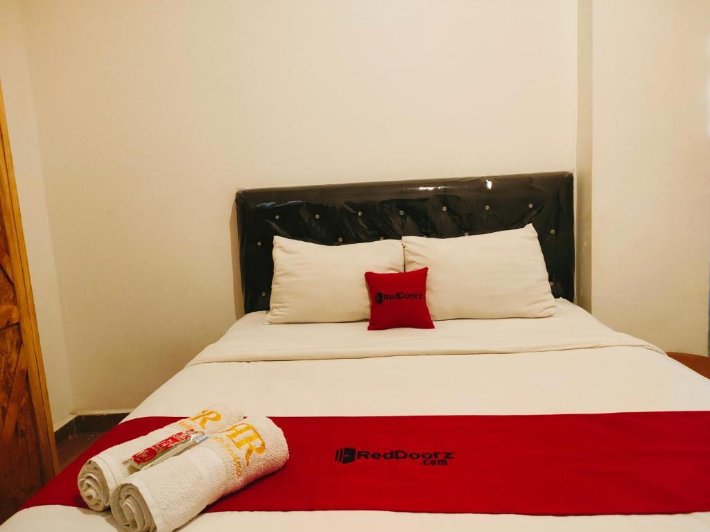 Сурабая: RedDoorz @ Sukomanunggal Surabaya