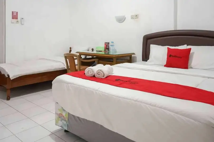 Нганджук: RedDoorz Plus @ Alun Alun Nganjuk