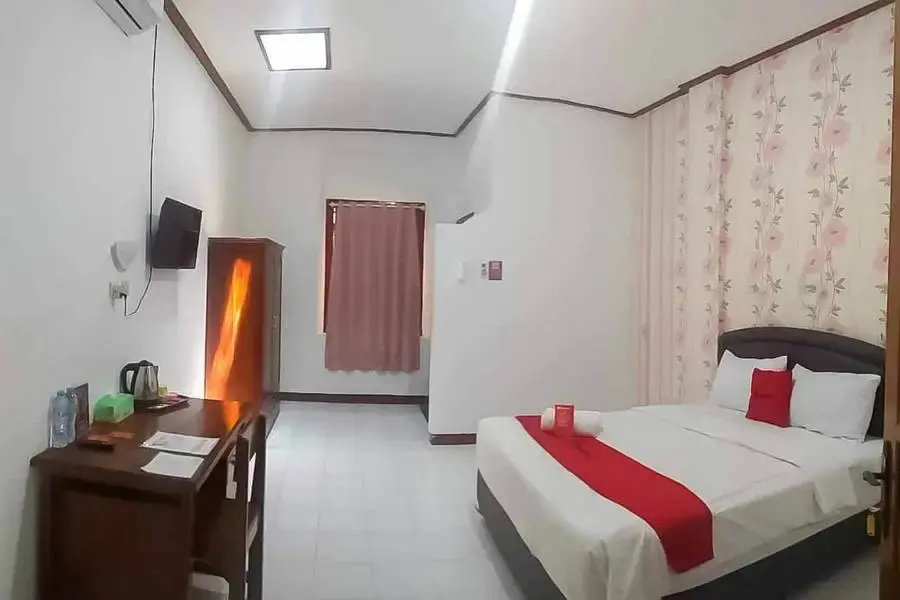 Нганджук: RedDoorz Plus @ Alun Alun Nganjuk