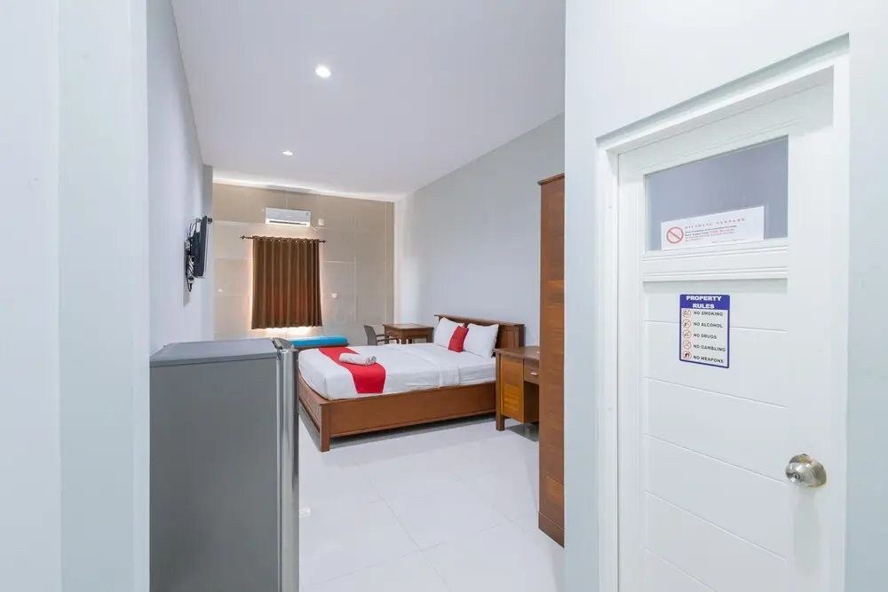 Сурабая: RedDoorz near Universitas Wijaya Kusuma 2