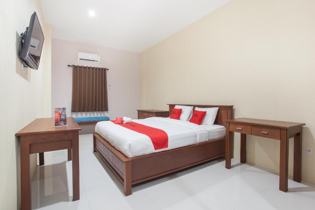 Сурабая: RedDoorz near Universitas Wijaya Kusuma 2