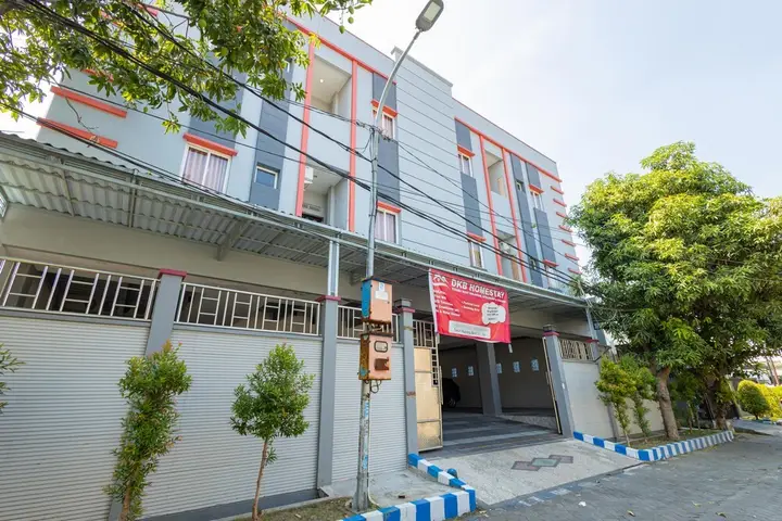 Сурабая: RedDoorz near Universitas Wijaya Kusuma 2