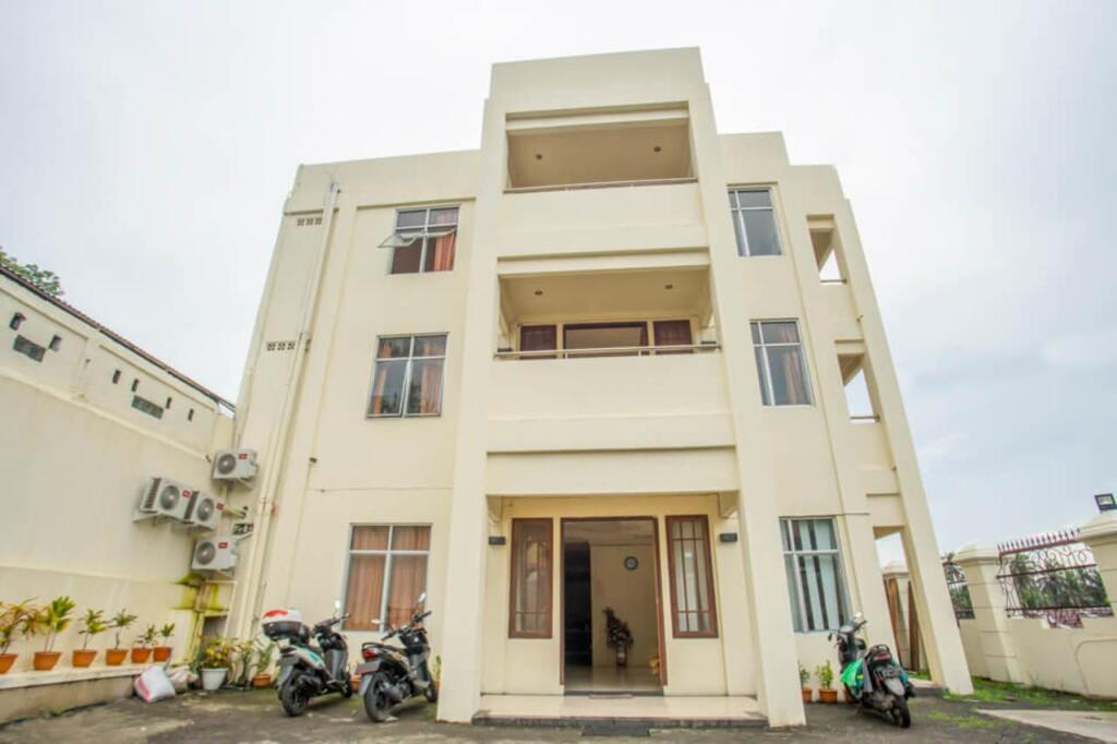 Вори: RedDoorz near Universitas Samratulangi Manado