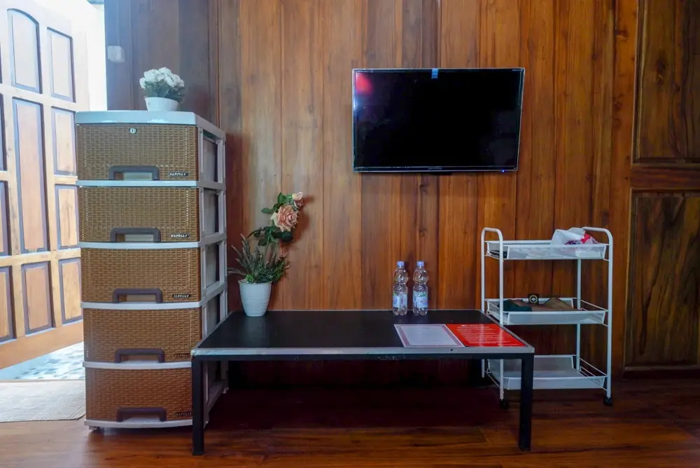 Вонособо: RedDoorz near Terminal Mendolo Wonosobo