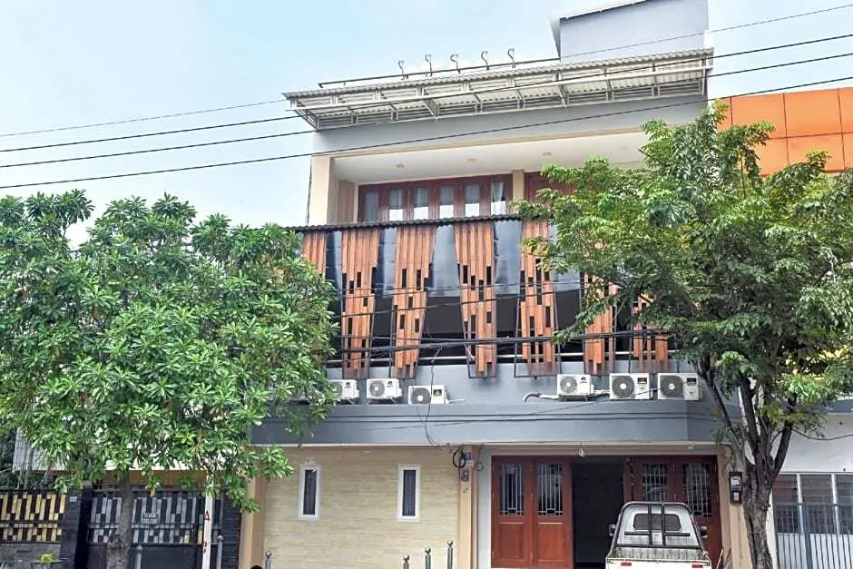 Сурабая: RedDoorz near Stasiun TVRI Surabaya 2