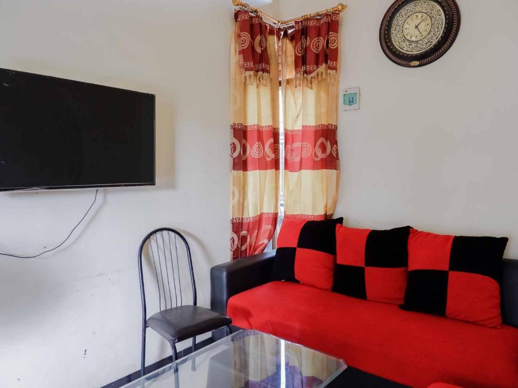 Нганджук: RedDoorz near RSUD Nganjuk