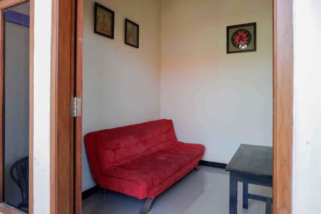 Нганджук: RedDoorz near RSUD Nganjuk
