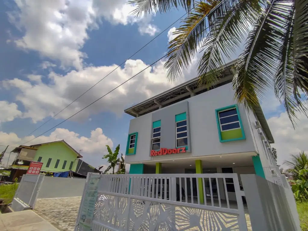 Пурвокерто: RedDoorz Syariah near GOR Satria Area