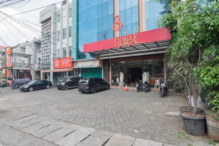 Бандунг: Hotel Setrasari Bandung RedPartner