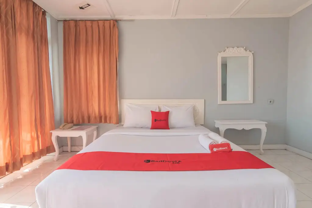 Паромпонг: RedDoorz @ Jalan Raya Lembang