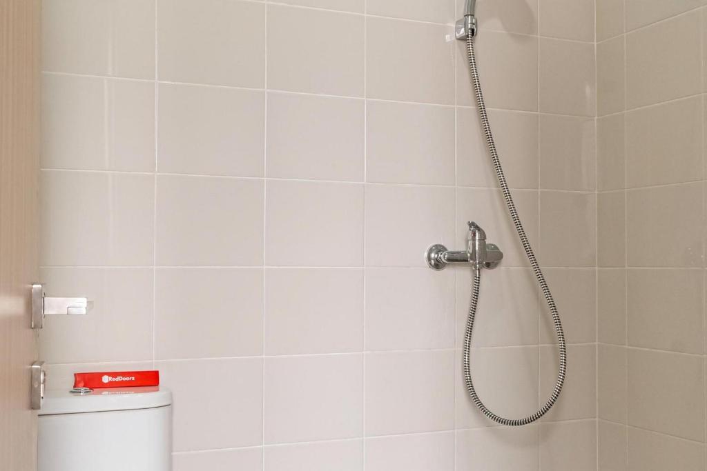 Джакарта: Reddoorz Near Puri Indah Lippo Mall 2