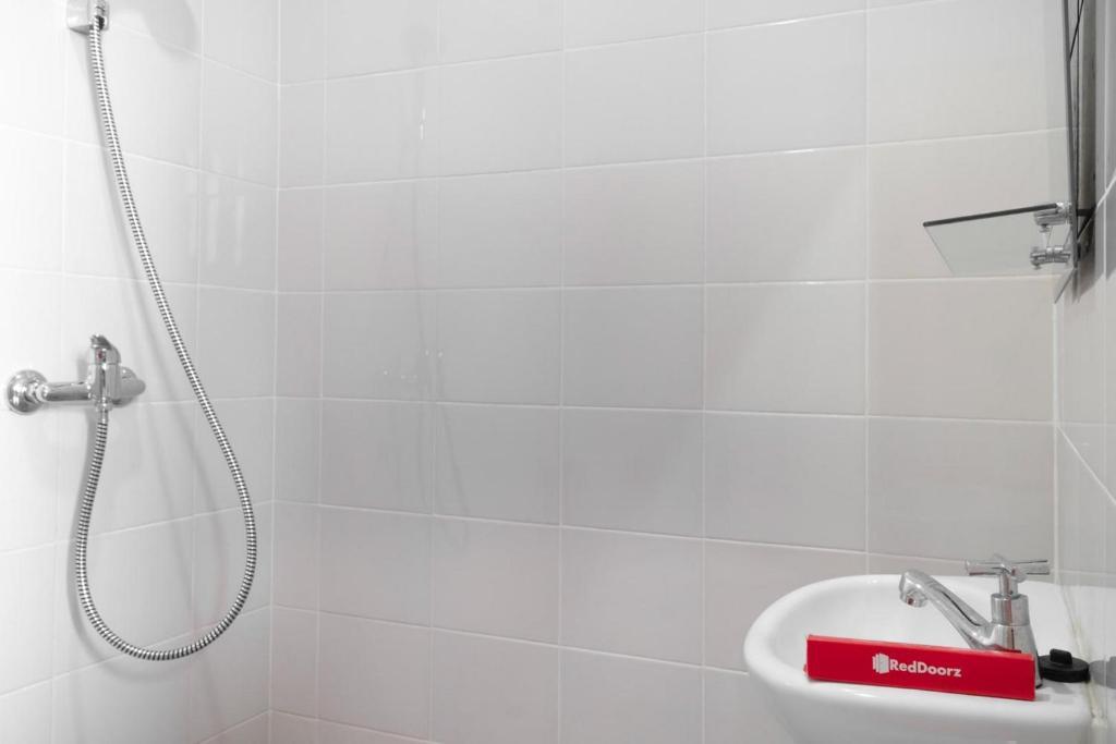 Джакарта: Reddoorz Near Puri Indah Lippo Mall 2