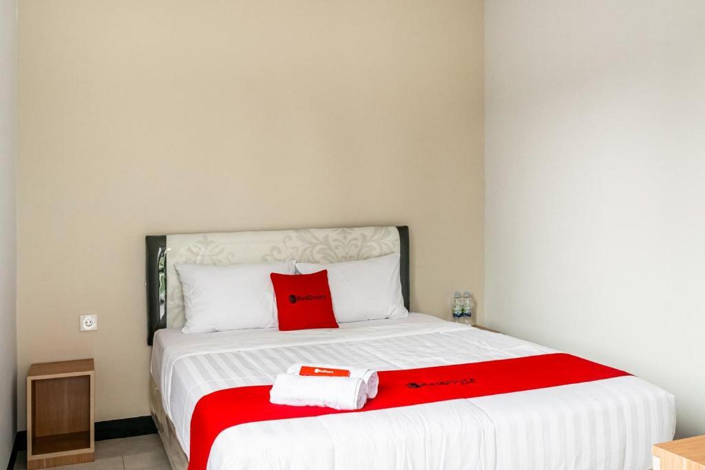 Джакарта: Reddoorz Near Puri Indah Lippo Mall 2