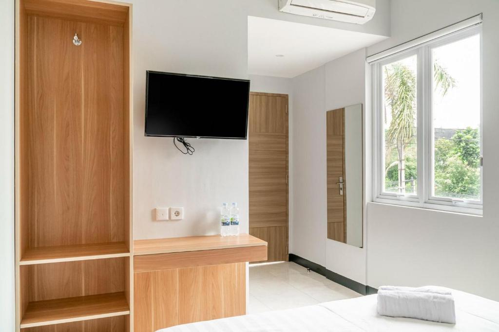 Джакарта: Reddoorz Near Puri Indah Lippo Mall 2