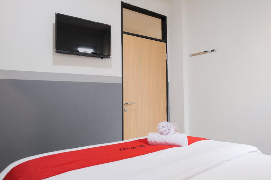 Джакарта: RedDoorz Plus near Taman Anggrek Mall