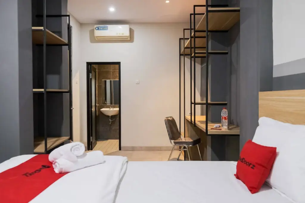 Джакарта: RedDoorz Plus near Taman Anggrek Mall