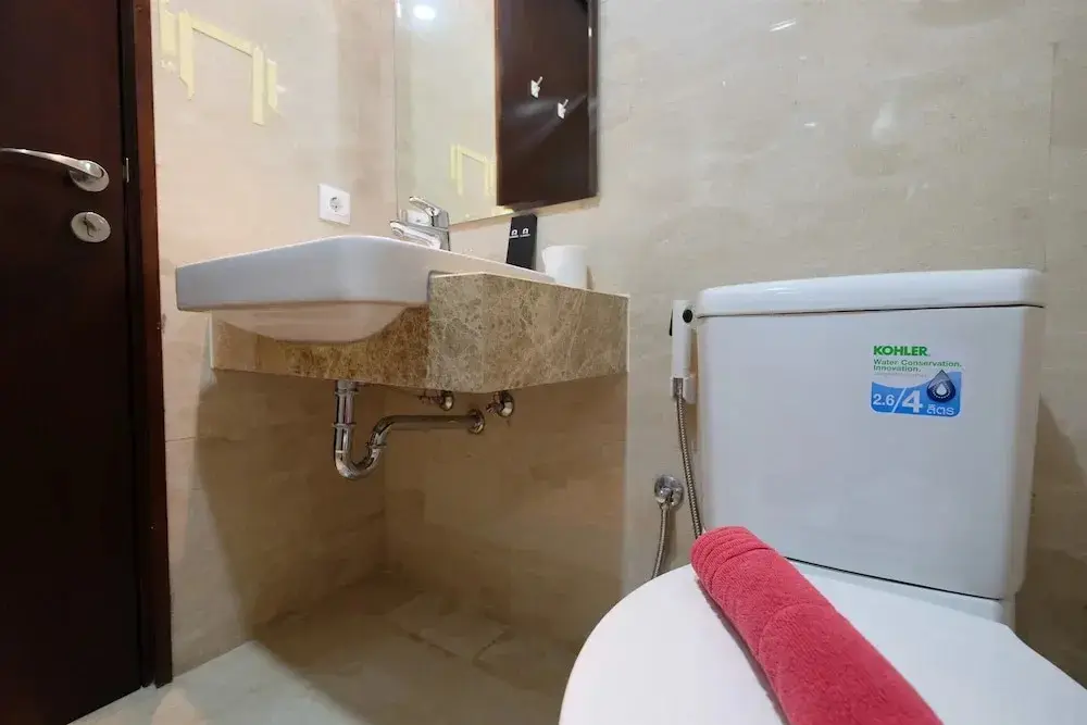 Джакарта: Minimalist with City View Studio @ Menteng Park Apartment