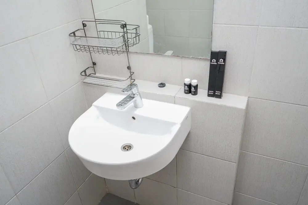 Южный Тангеранг: Compact and Monochrome Studio Room Bintaro Icon Apartment