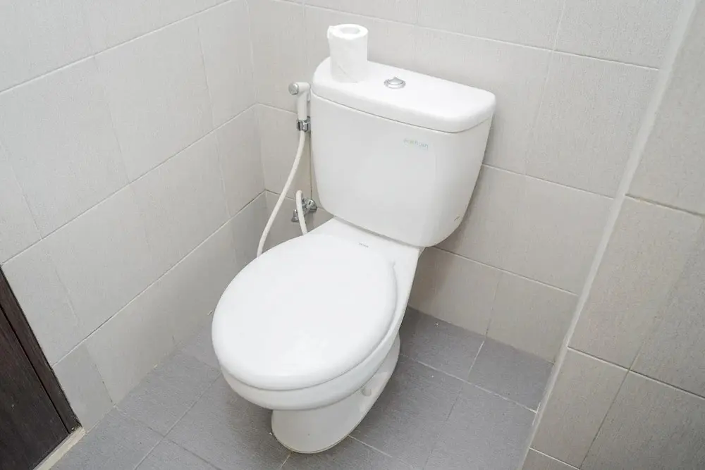 Южный Тангеранг: Compact and Monochrome Studio Room Bintaro Icon Apartment