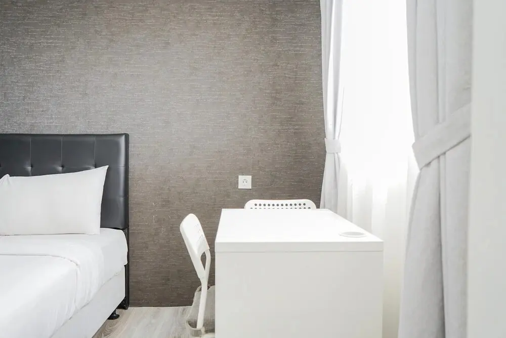 Южный Тангеранг: Compact and Monochrome Studio Room Bintaro Icon Apartment