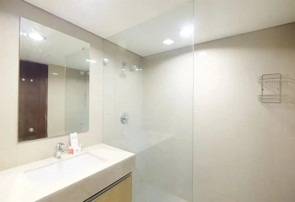 Джакарта: Comfortable and Modern Studio Apartment near Cawang and MT Haryono