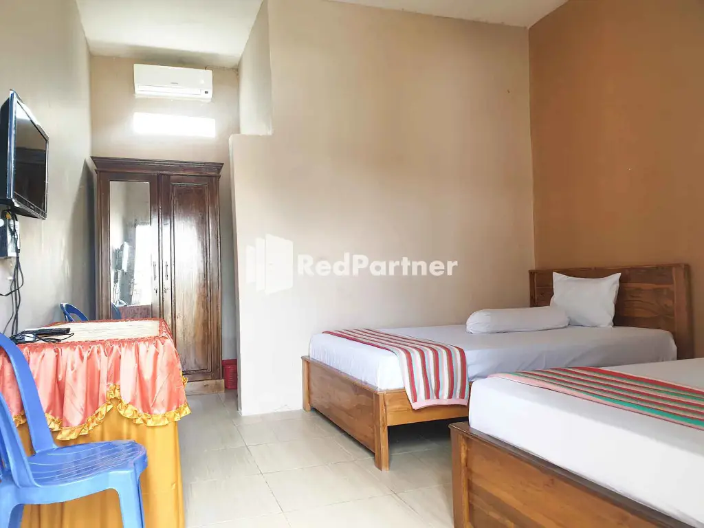 Рутенг: Hotel Gloria Borong RedPartner