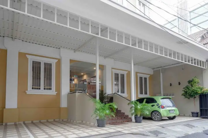 Семаранг: Sans Hotel Empress Simpang Lima