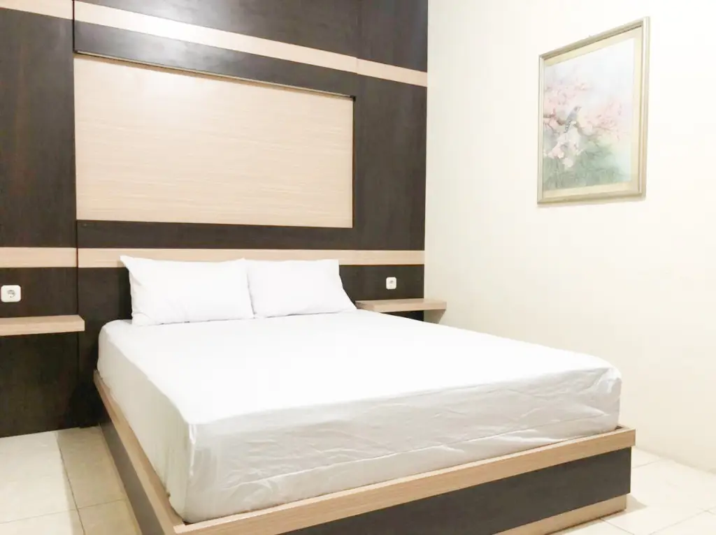 Сурабая: Yellow House Syariah RedPartner near MERR Rungkut Surabaya