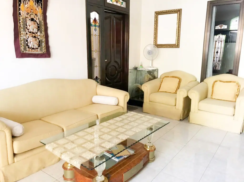 Сурабая: Yellow House Syariah RedPartner near MERR Rungkut Surabaya